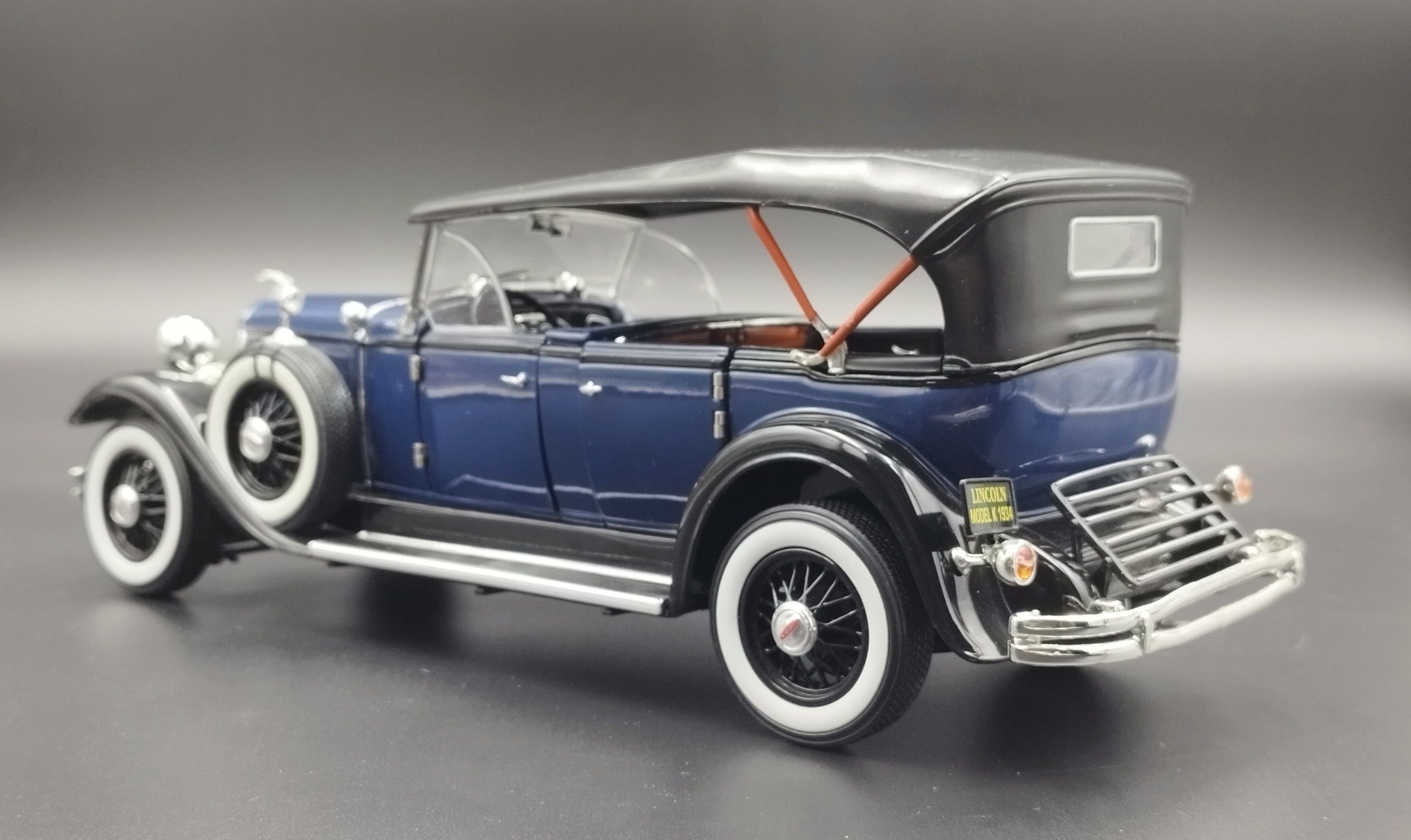 1:18 Ricko 1931 Lincoln Model K  Bleue model nowy