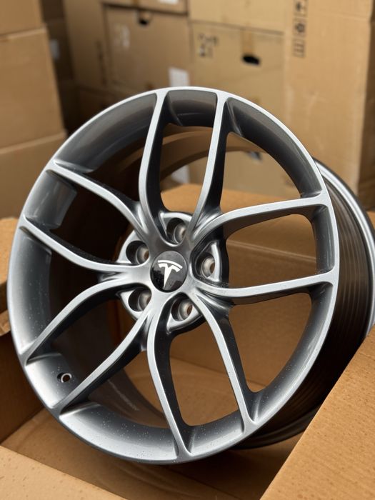 Диски Нові R20/5/114,3 TESLA Model Y Model 3 . В Наявності .