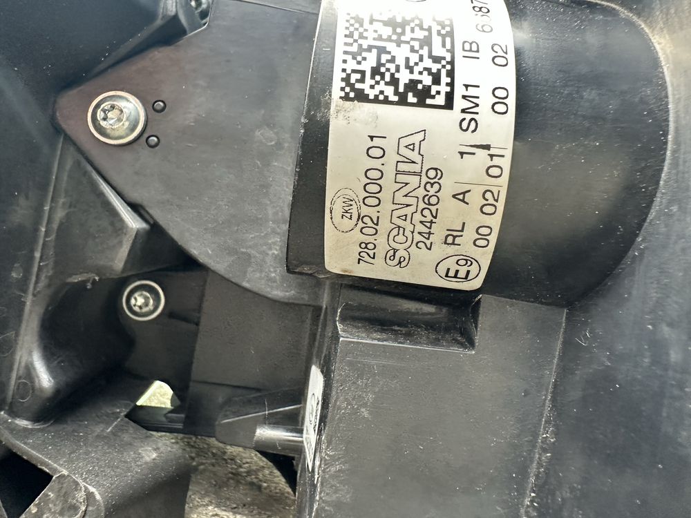 Nowa Lampa xenon ksenon Scania R Steamline Oryginał