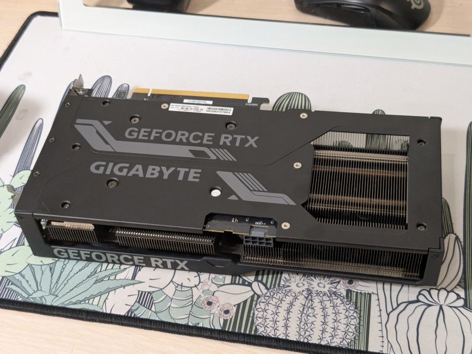 Відеокарта RTX 4070 Gigabyte