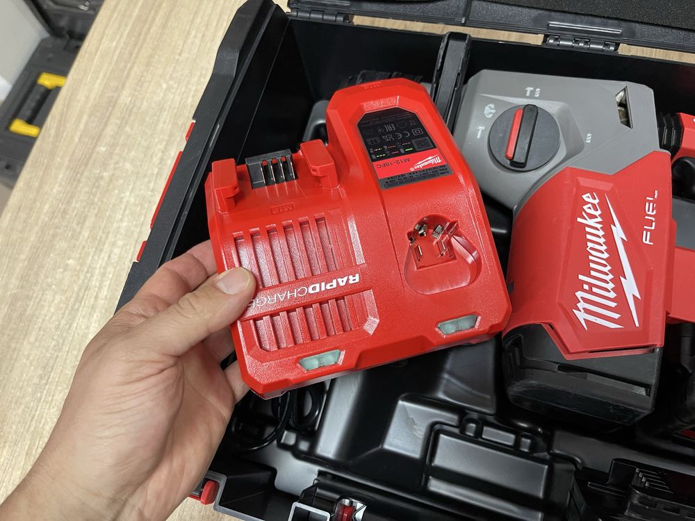 Milwaukee M18 FHX / безщітковий перфоратор Мілвокі