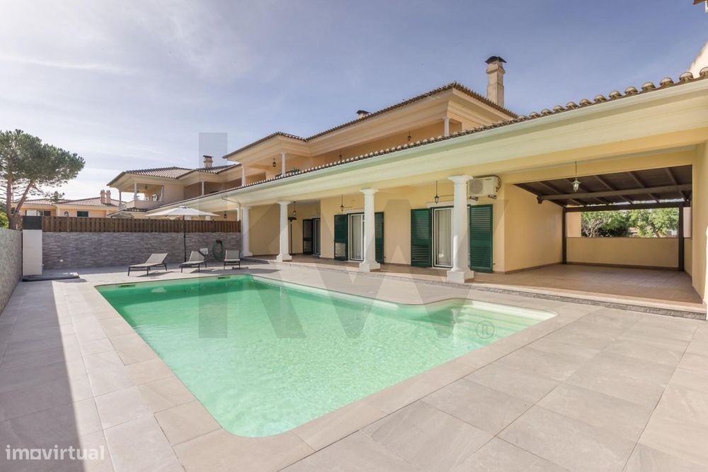 Arrendamento Moradia T3+2 com Piscina no Condomínio Belo Jardim – Samo