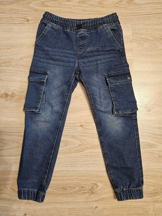 Spodnie joggery 122