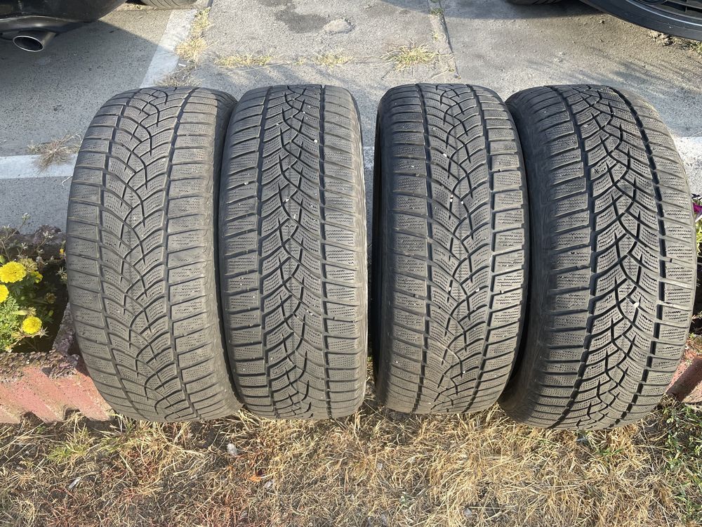 Продам зимние шины GOODYEAR R17