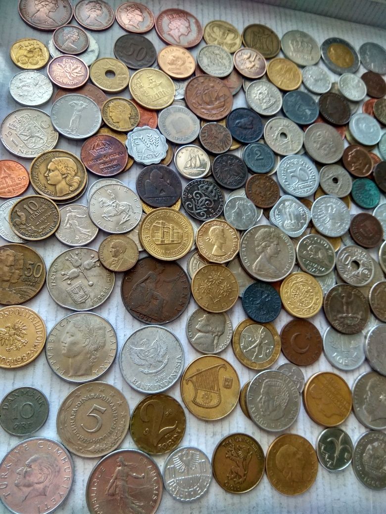 150 монет світу,є цікави і стари.Усі контіненти.монеты мира.Без СССР