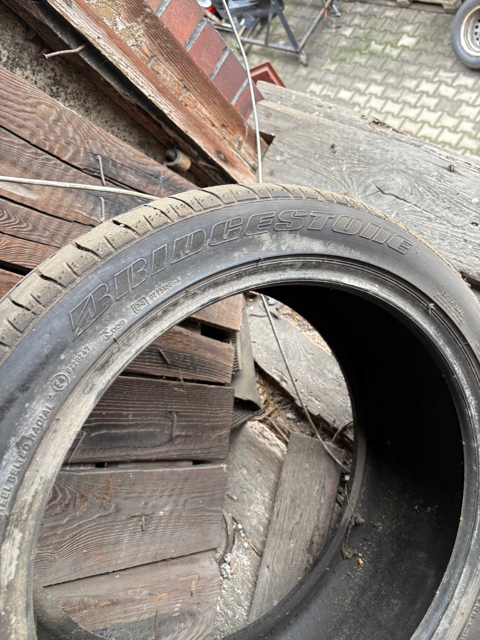 Opona pojedyncza Bridgestone Potenza RE040 255/40/19 8mm