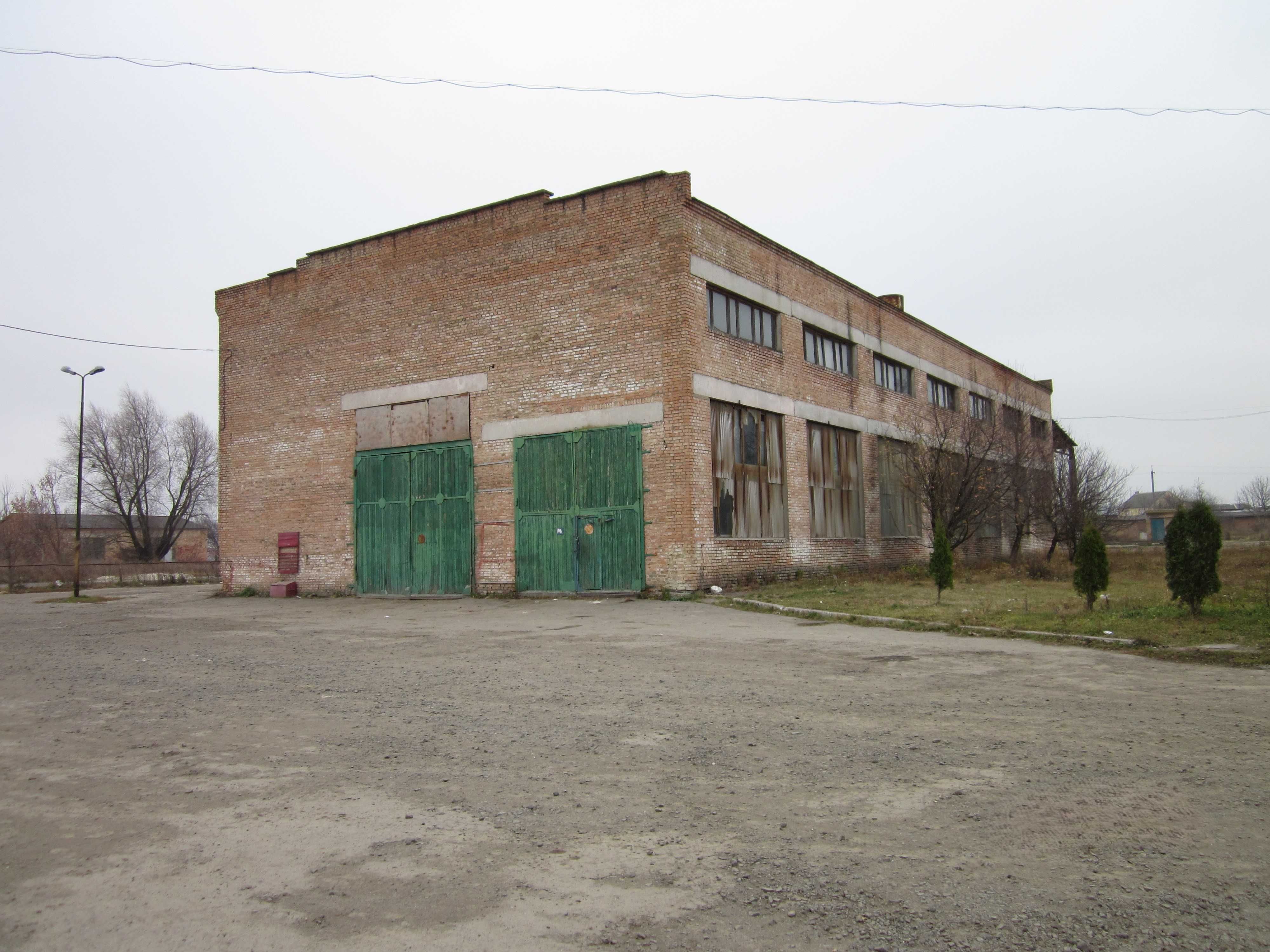 Продам виробничу будівлю 803 кв.м. , 50 км від м. Рівне