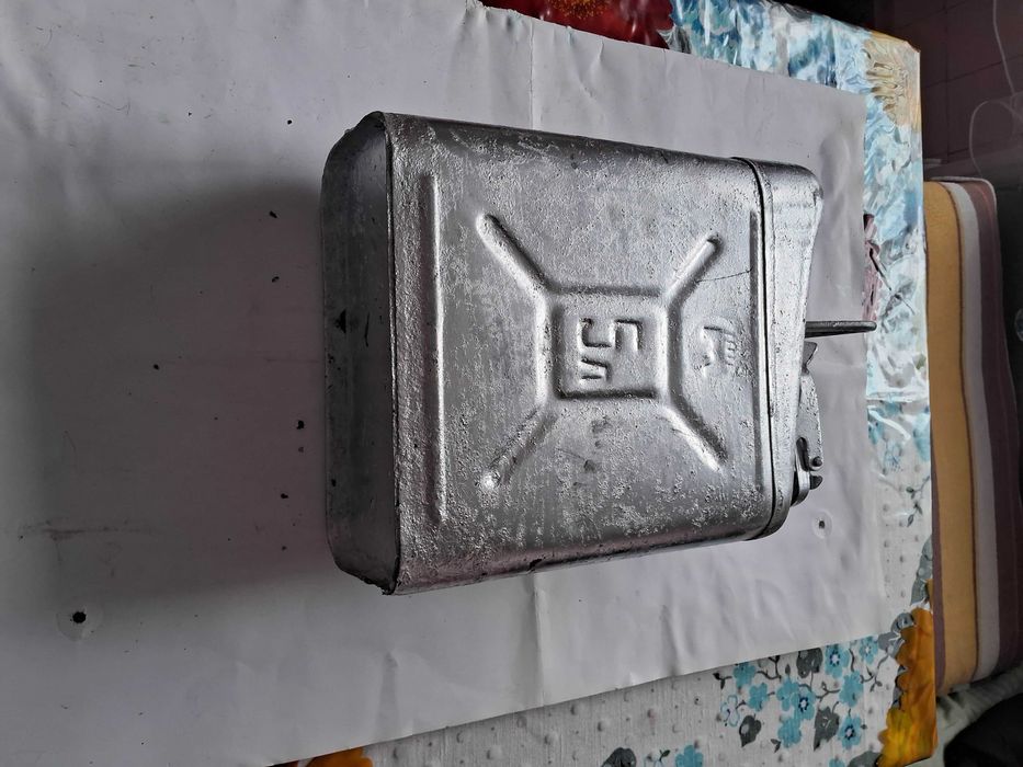 Продам тиски слесарные на запчасти