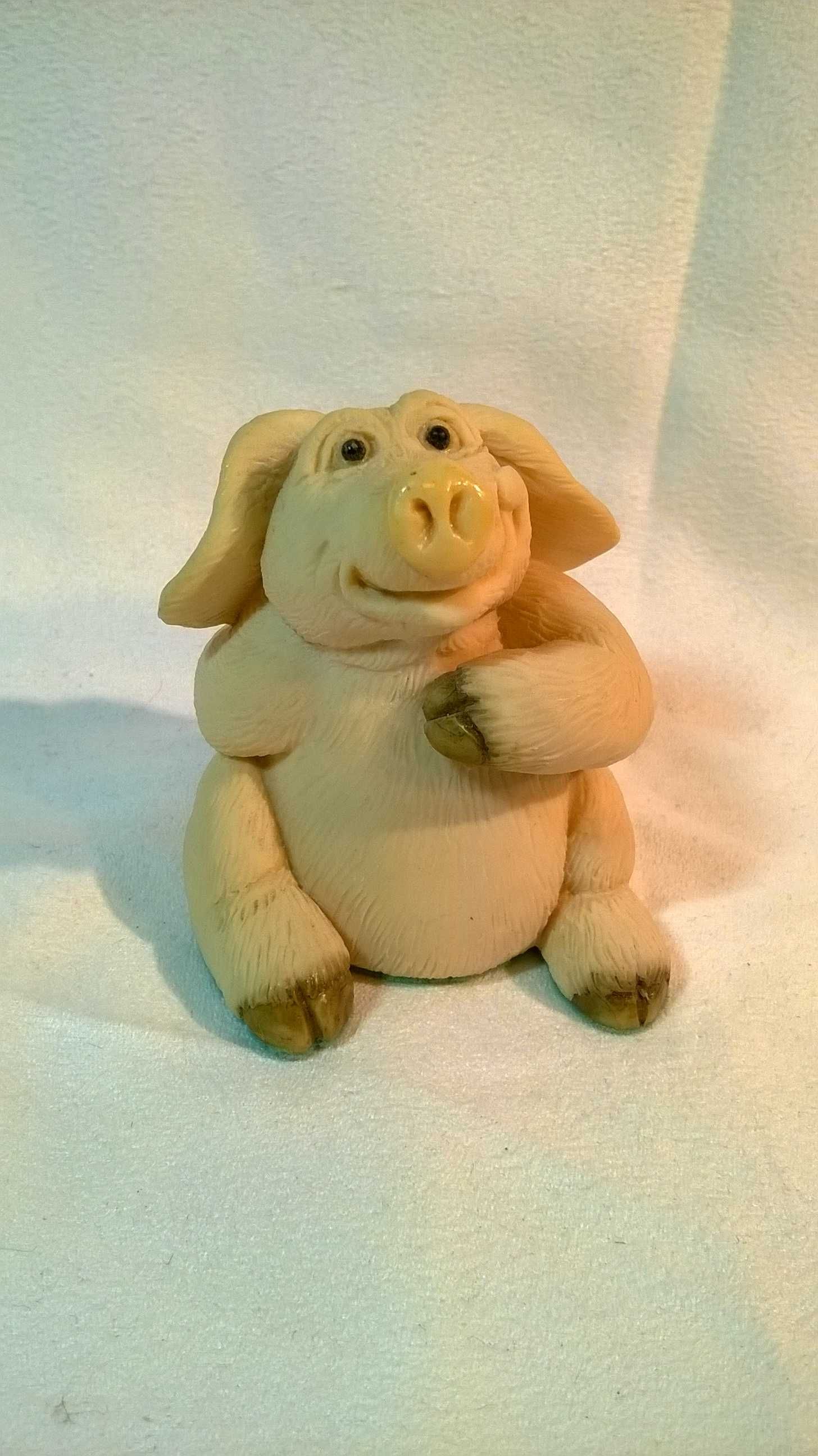 Świnka Piggin z marchewką 1995 Figurka