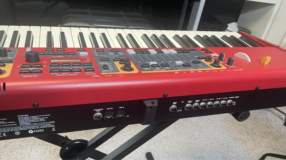 NORD STAGE 2 EX 88 z futerałem, stan bardzo dobry