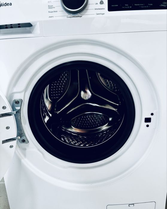 Máquina de Lavar Roupa MIDEA 7kg - 1400rpm