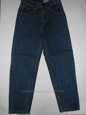 Класичні джинси Douglas

Размеры: 128, 134, 140, 146, 152, 158