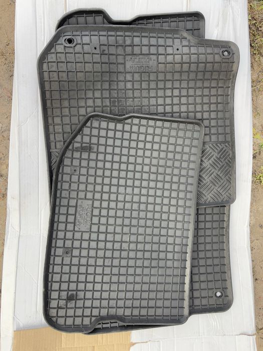 Зимние/ резиновые коврики Golf 4, Skoda Octavia