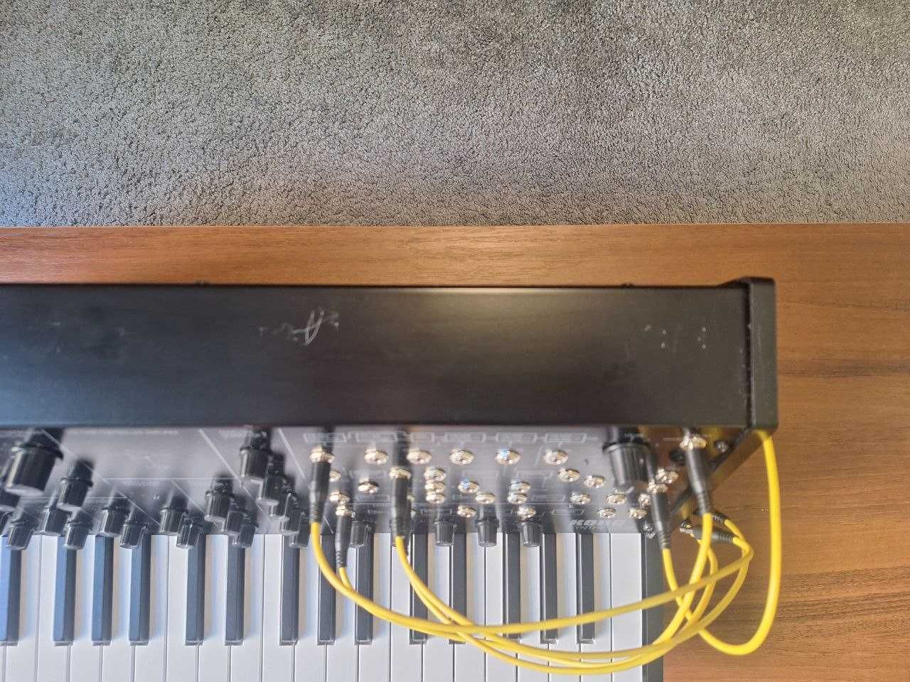 Аналоговий синтезатор Korg MS-20 Mini