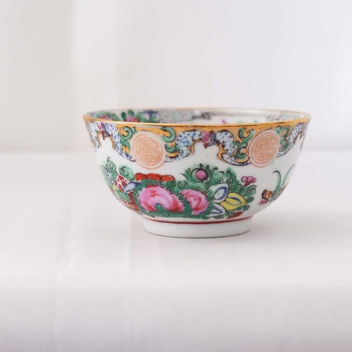 Taça de arroz oriental policromada