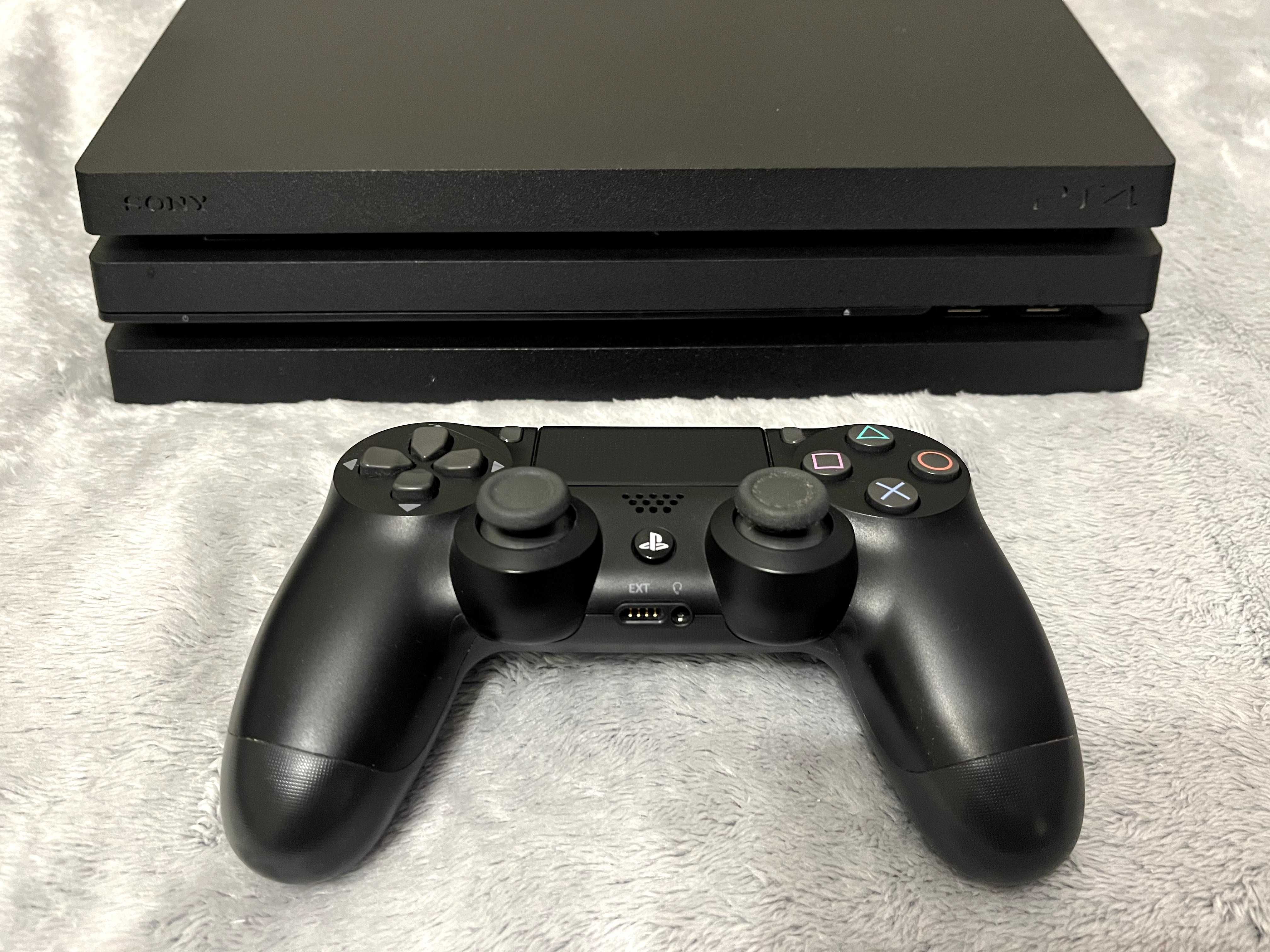 Sony PS4 Pro 1ТВ + диски з іграми