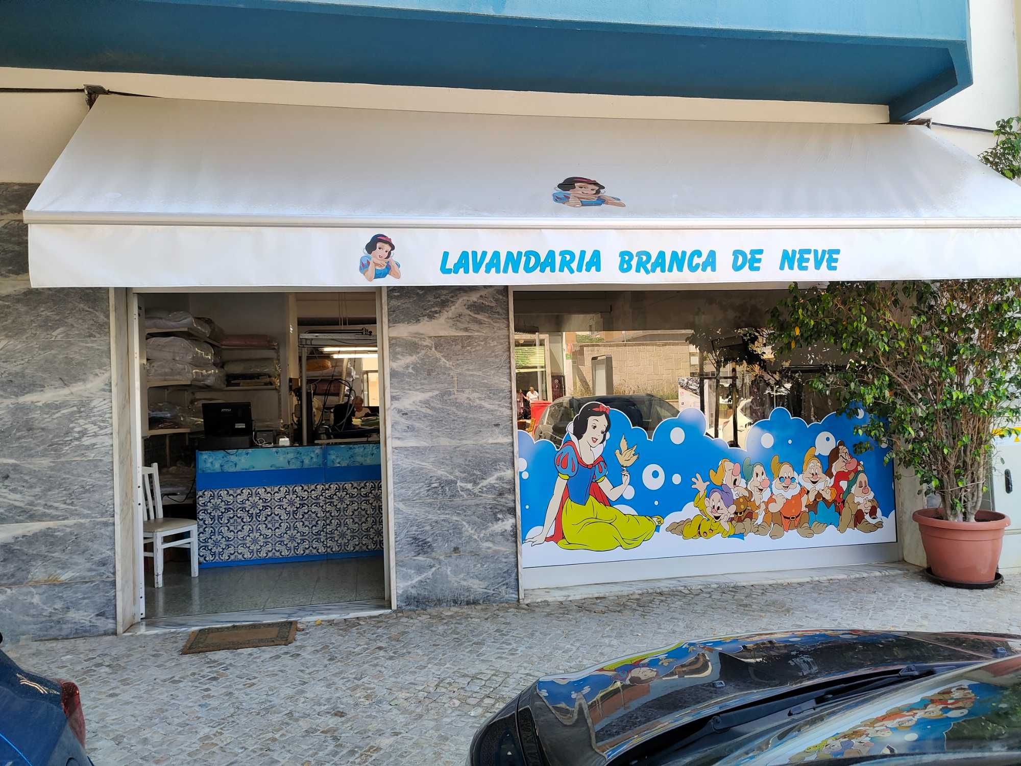 Trespassa-se Lavandaria tradicional,
 em S. Brás de Alportel.