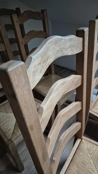 Krzesła drewniane