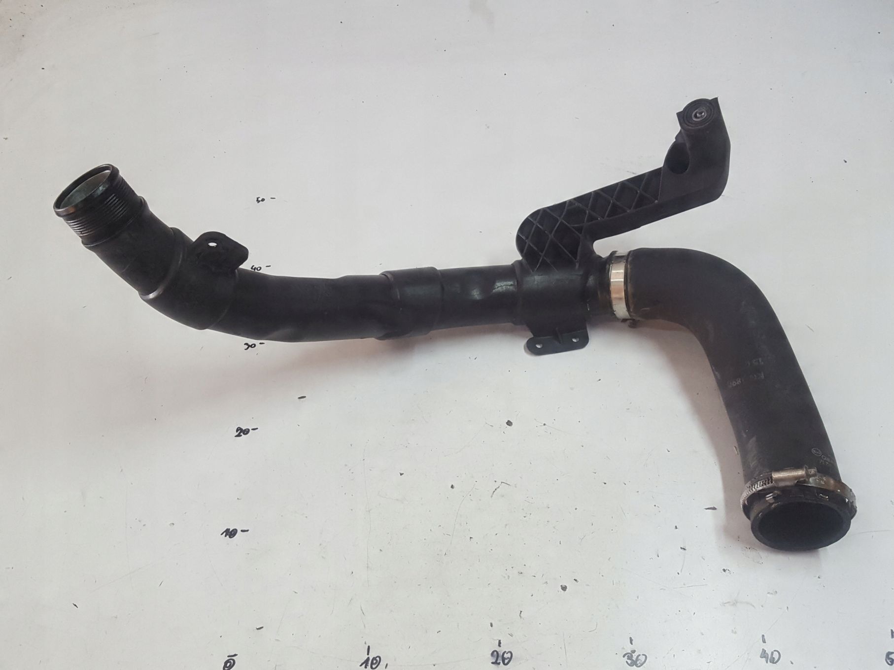 AUDI Q3 8U 11-14r 2.0 TDI CFF RURA WĄŻ INTERCOOLERA 5N0145840H