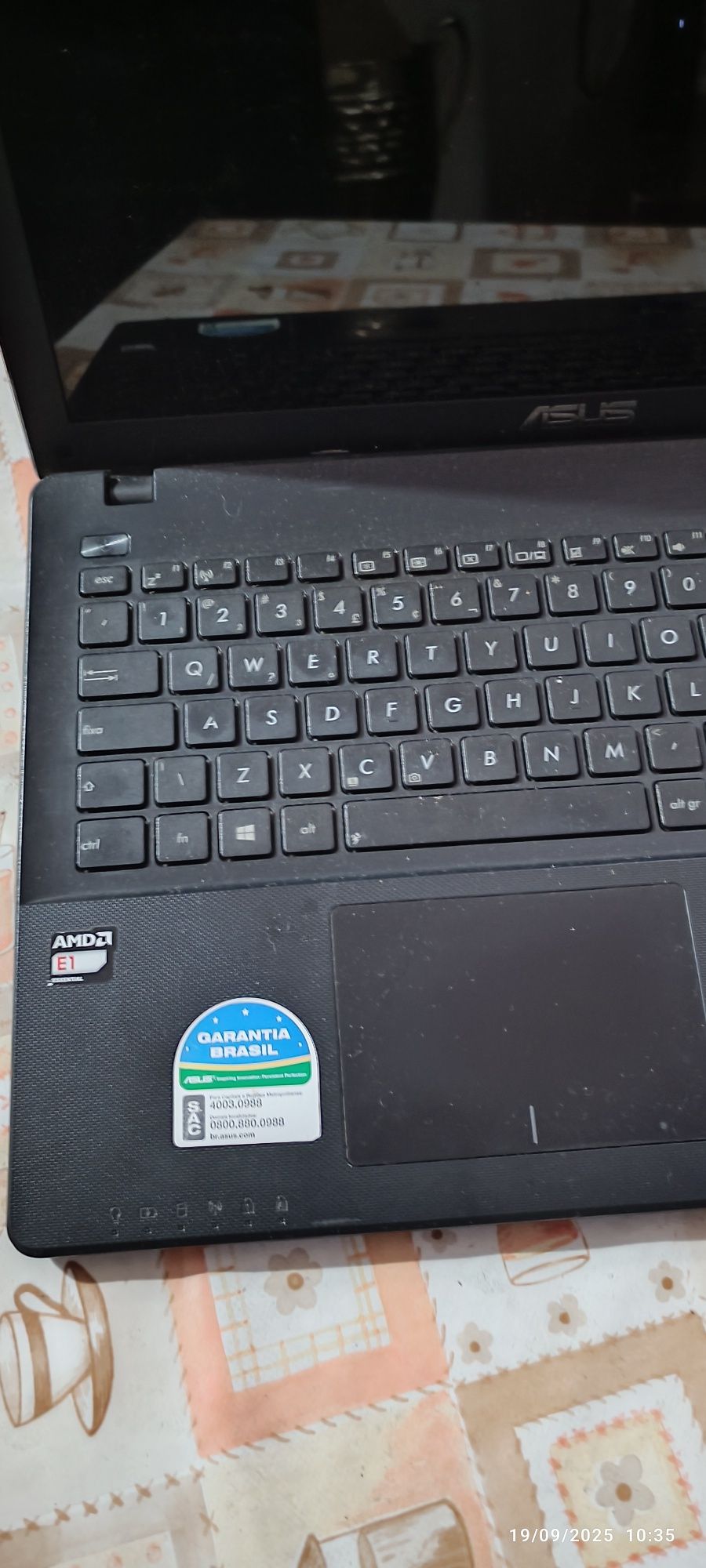Vendo computador Asus em muito bom estado