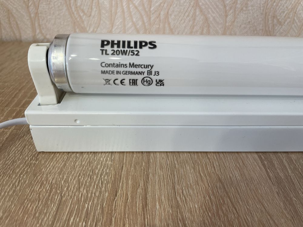 Лампа Philips для фототерапії. Лікування жовтяниці.