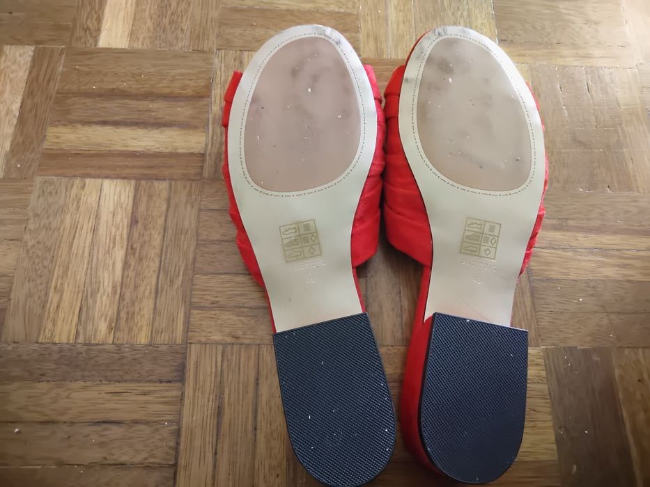 Sandálias, chinelos para mulheres