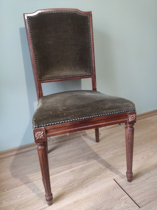 Krzesła do renowacji