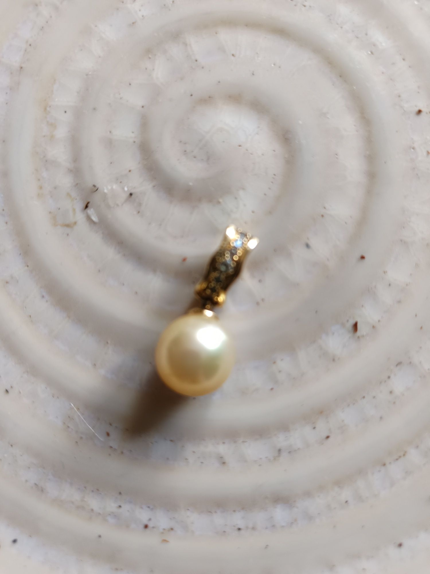 Pendente ouro  banhado com pérola de água salgada