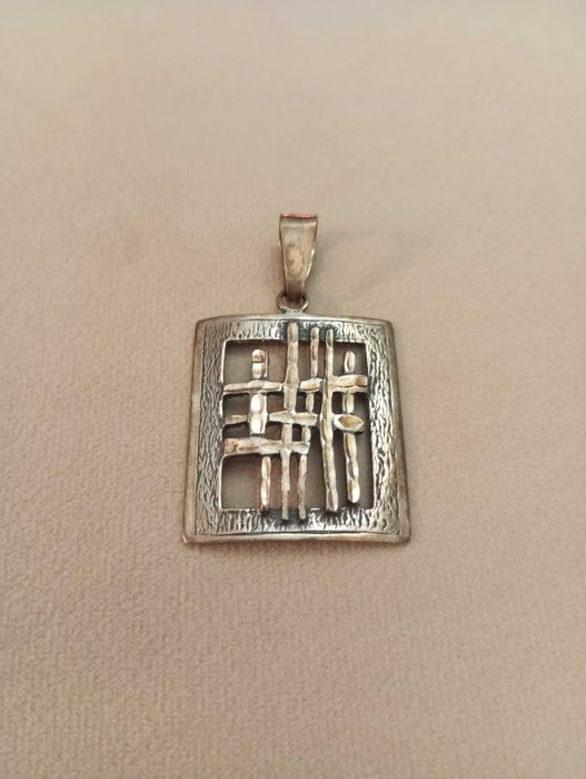 Srebrny wisiorek, zawieszka