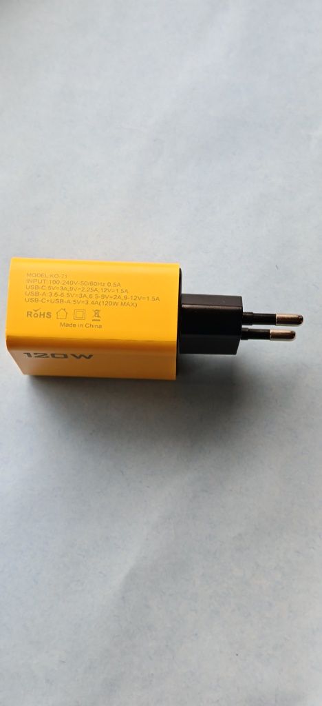 Блочок. Зарядний пристрій 120 ват,  кабель usb C  C