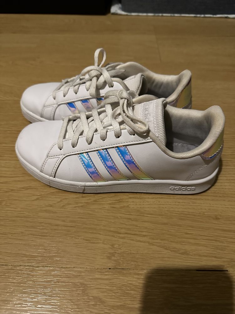 Adidas Holográfico Senhora