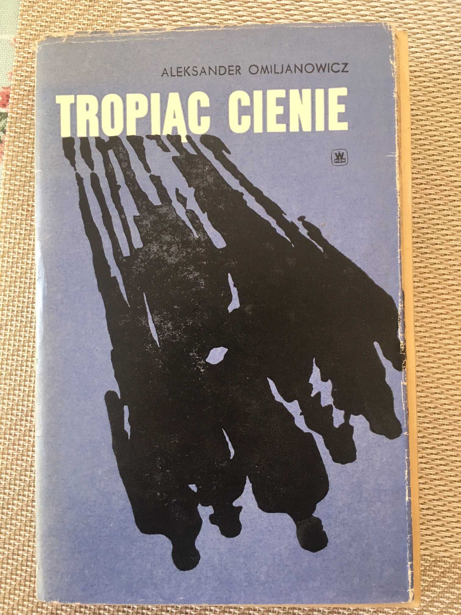 Tropiąc cienie Aleksander Omiljanowicz