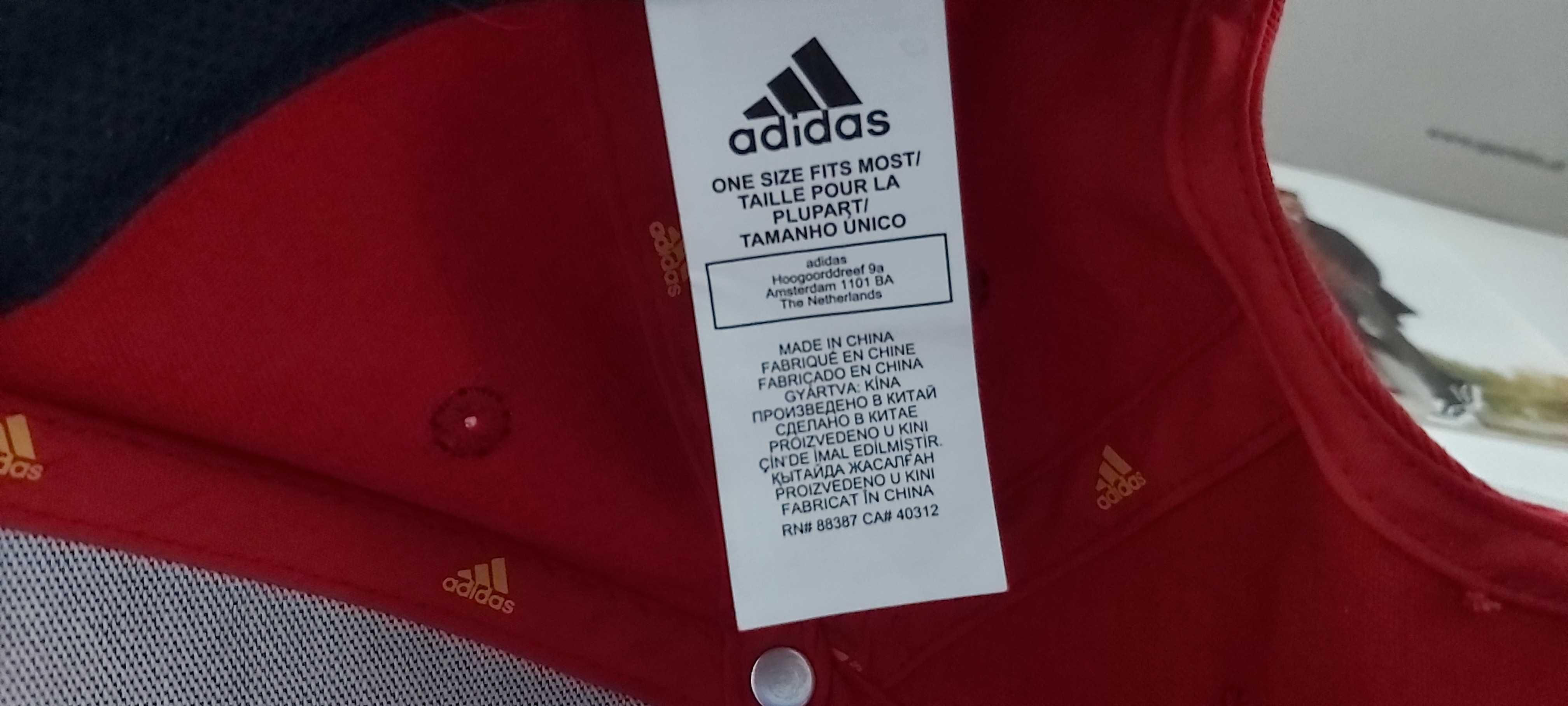 Nowa Czapka z daszkiem firmy Adidas