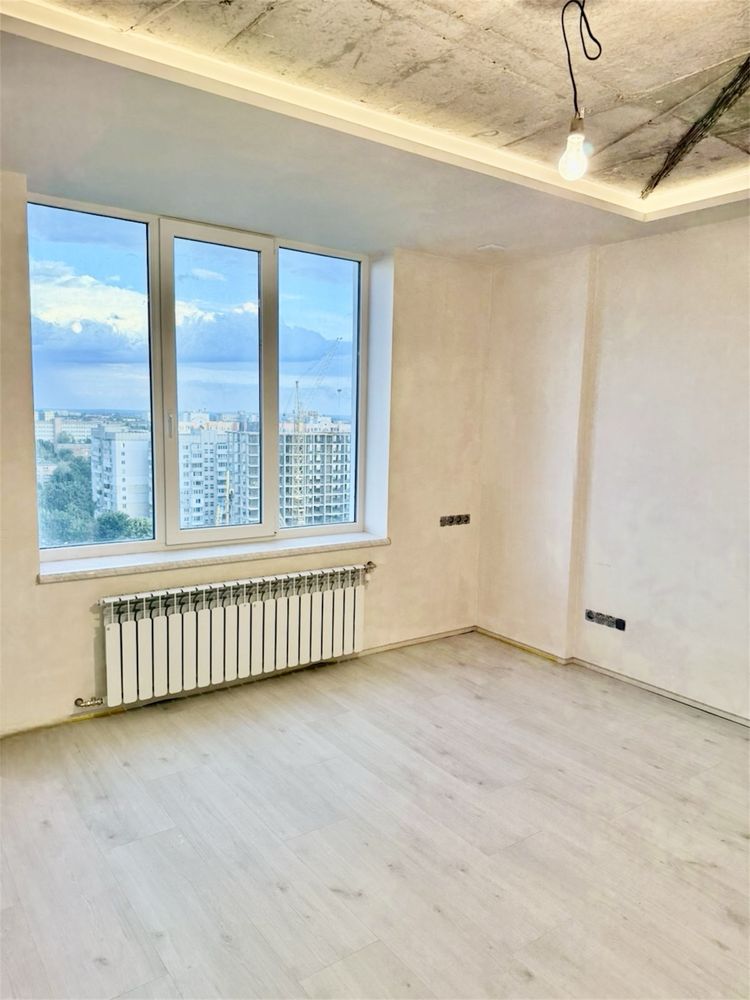 Продається  3х кім. кв. В Центрі міста по  вул. Грушевського