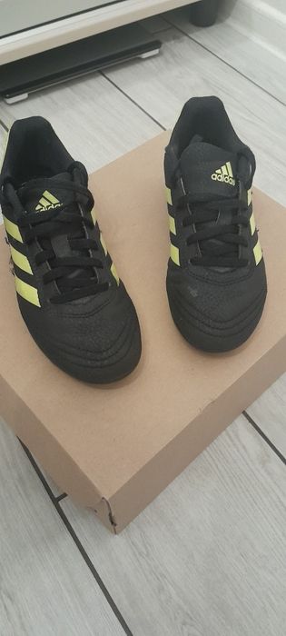 Футбольні дитячі бутси адідас