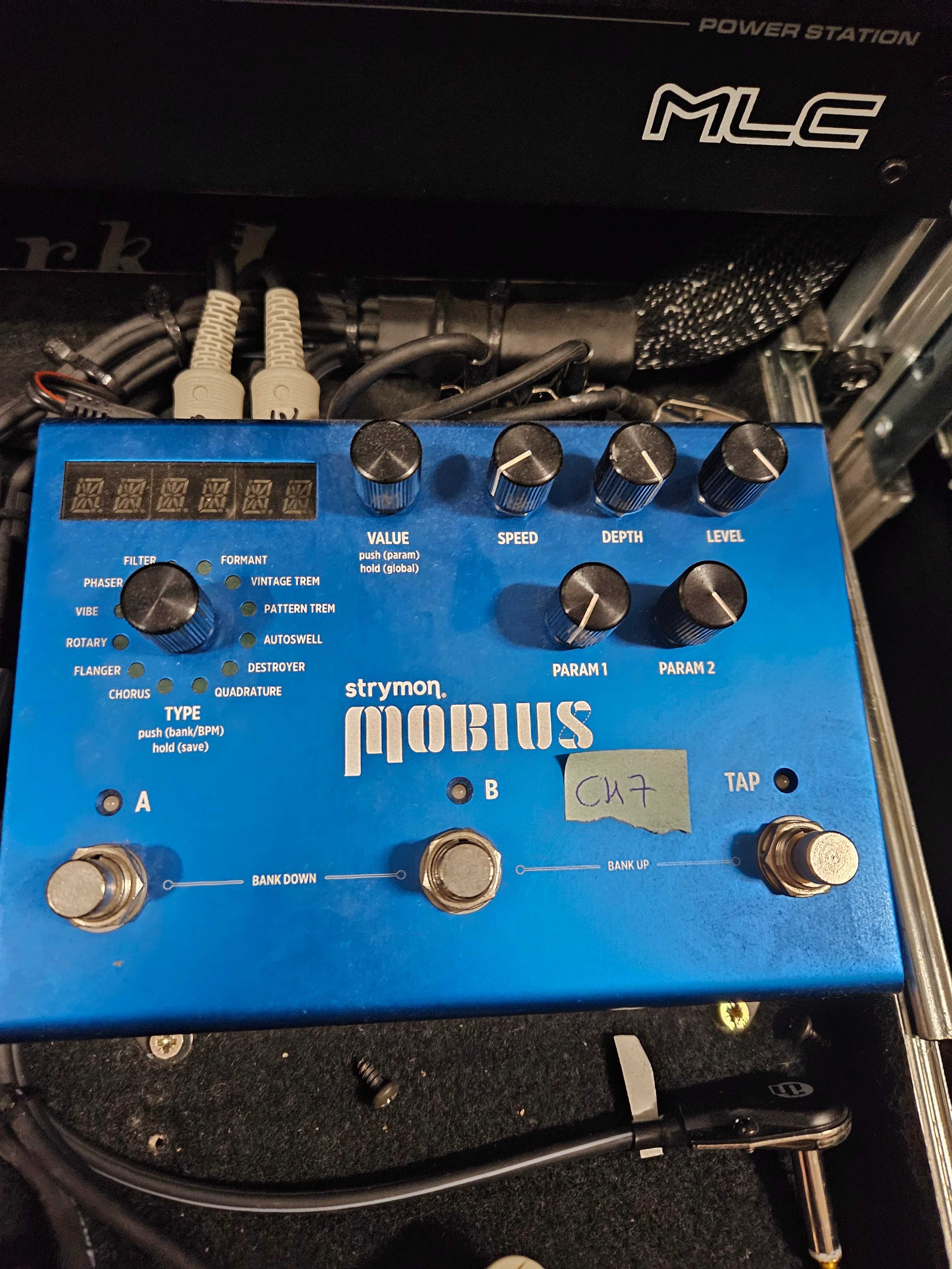 Strymon mobius multiefekt modulacyjny