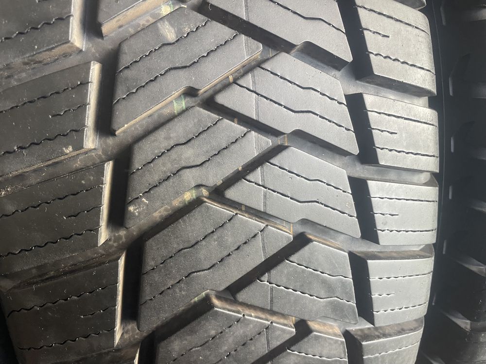 Bridgestone 215/70 R15 C jak nowe! 21 rok!