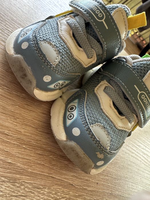 Кросівки для хлопчика  19 р