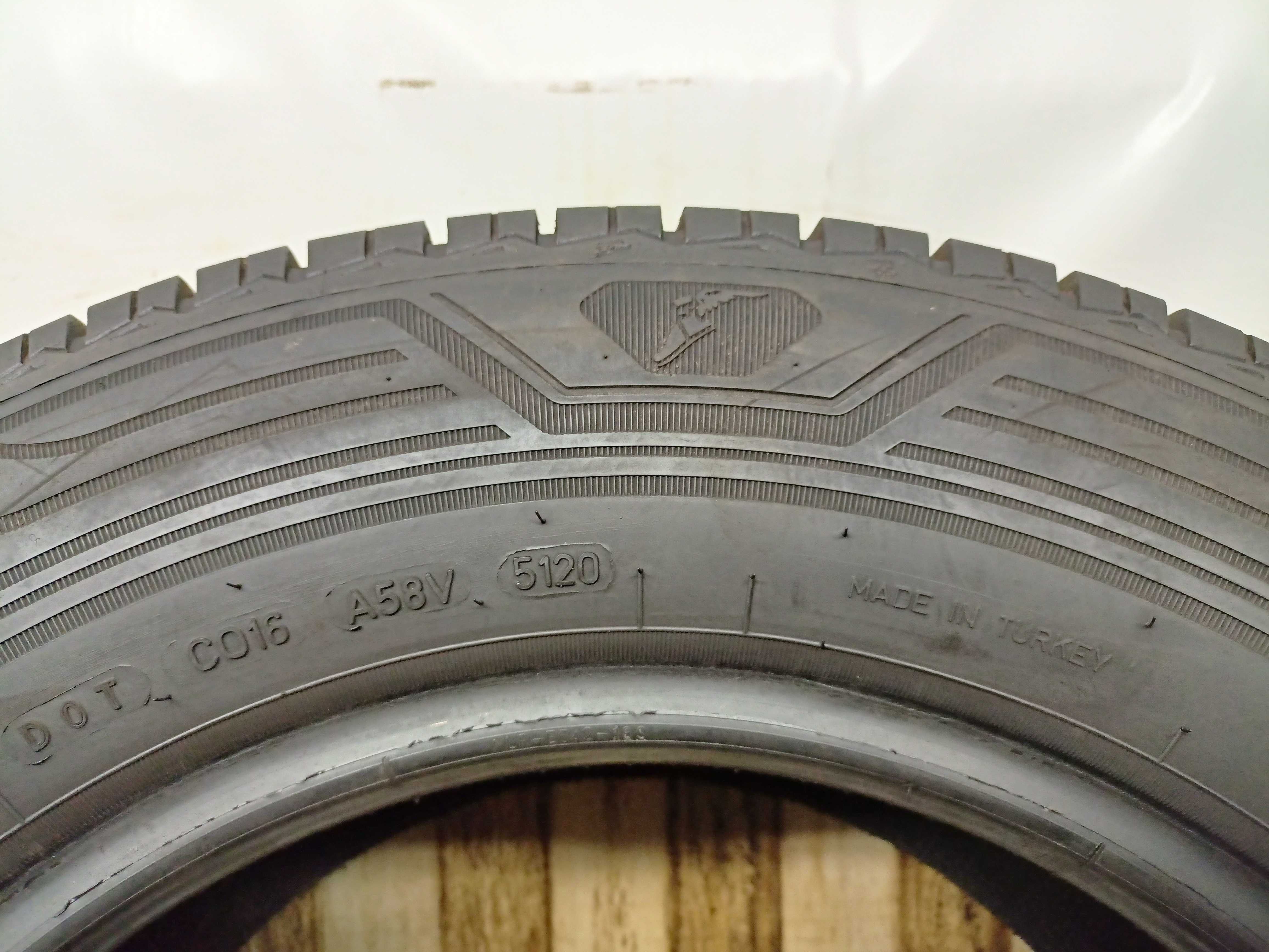Goodyear Vector4Season 215/65/15C 2020r. 104/102T 8,2mm (1880)