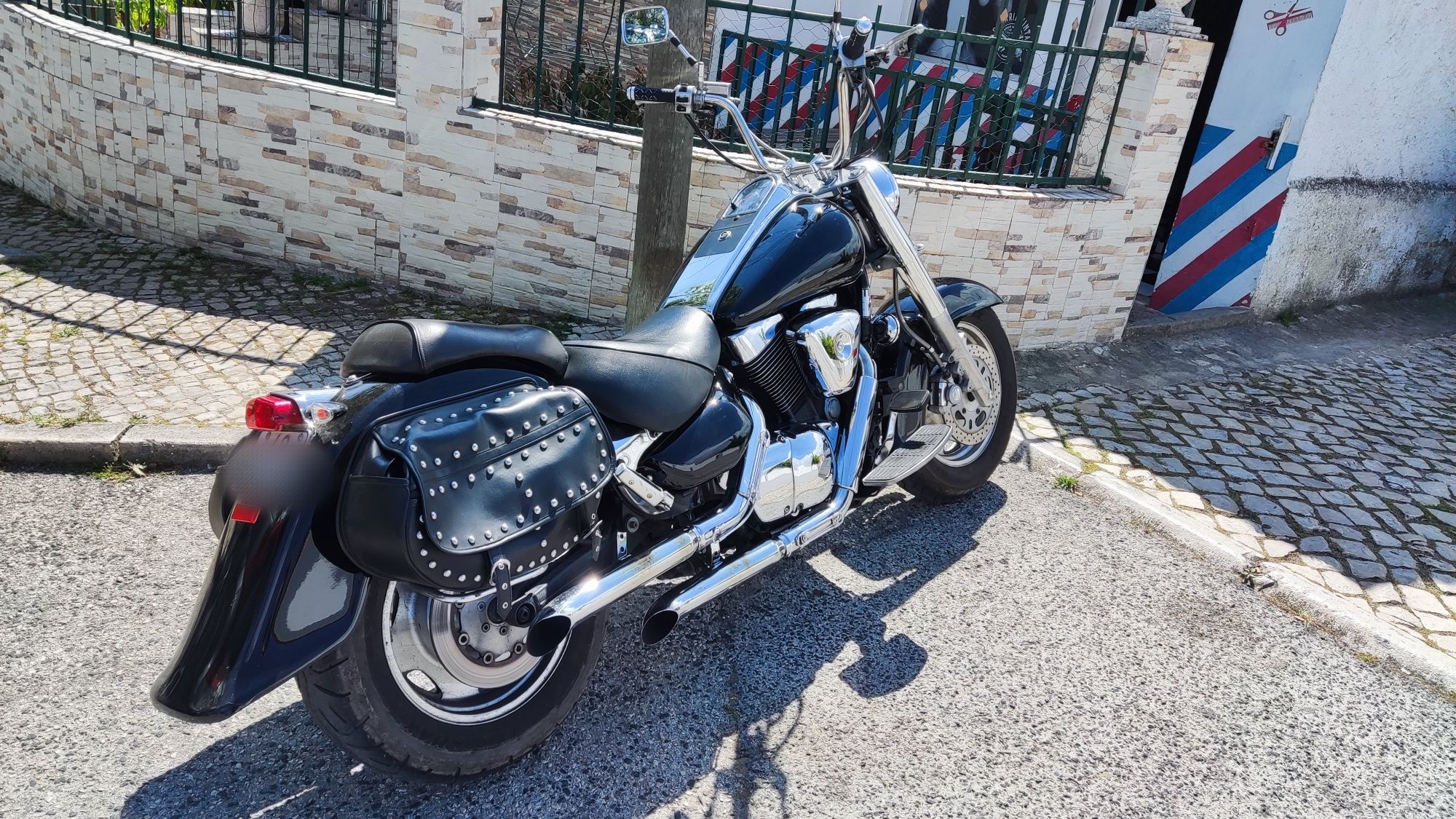 Suzuki intruder 1500...  troco