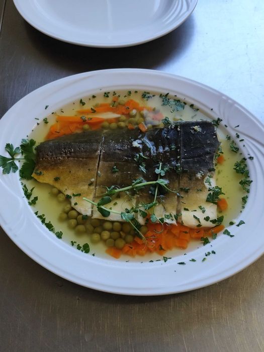 Śledzie w sosie musztardowym...śmietanie..olej.kanapeczki bufetowe