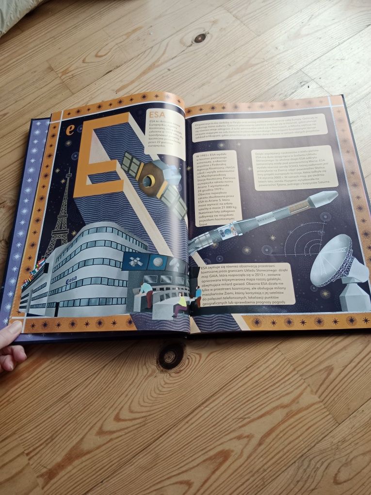 Książka edukacyjna o kosmosie Kosmos od a do z