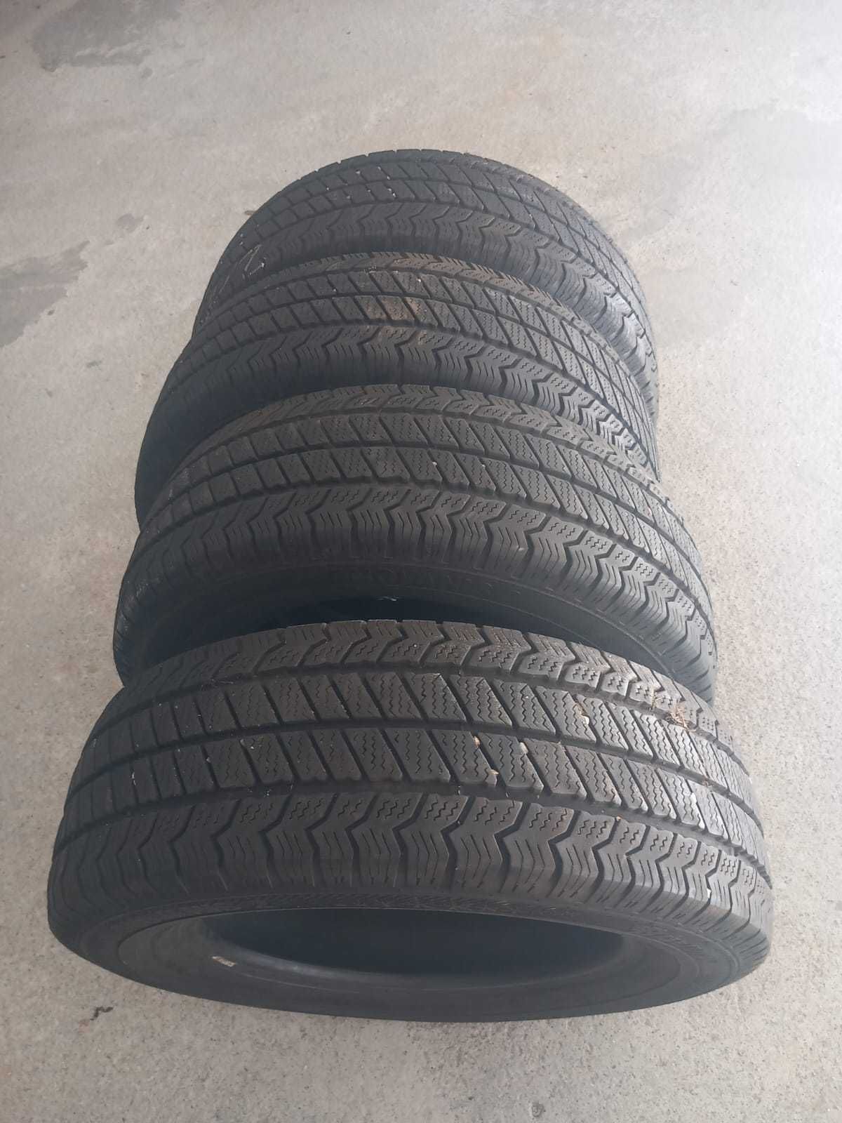 4 pneus 215/65R16 C Barum seminovos