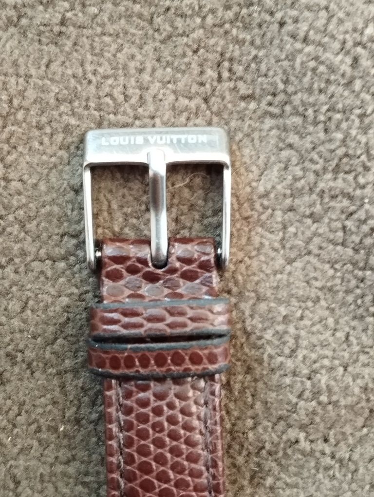 Louis Vuitton часы женские