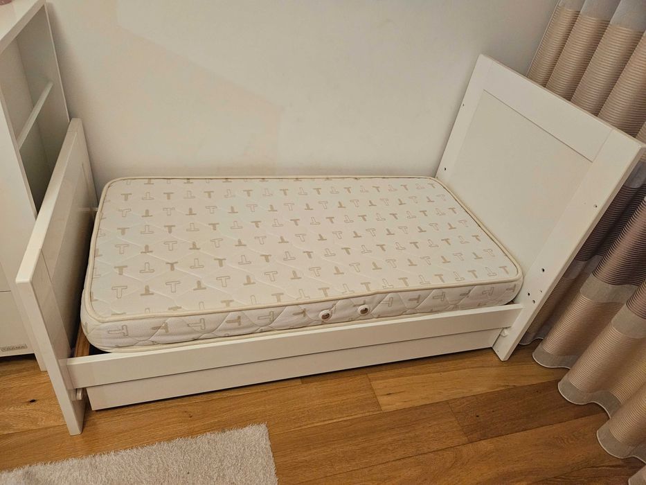Cama/berço + colchão + gavetão