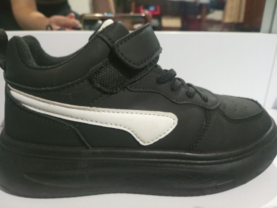 Продам ботинки демі