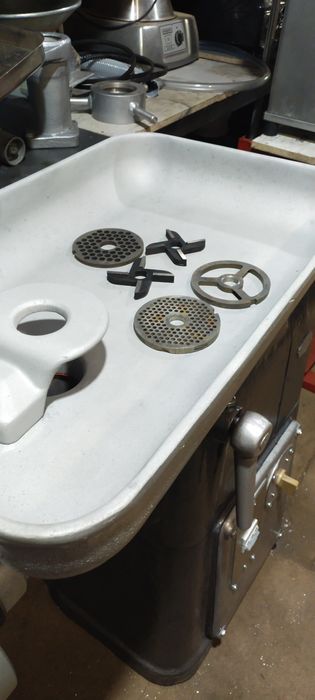 Мясорубка промышленная М 632 , мощная мясорубка