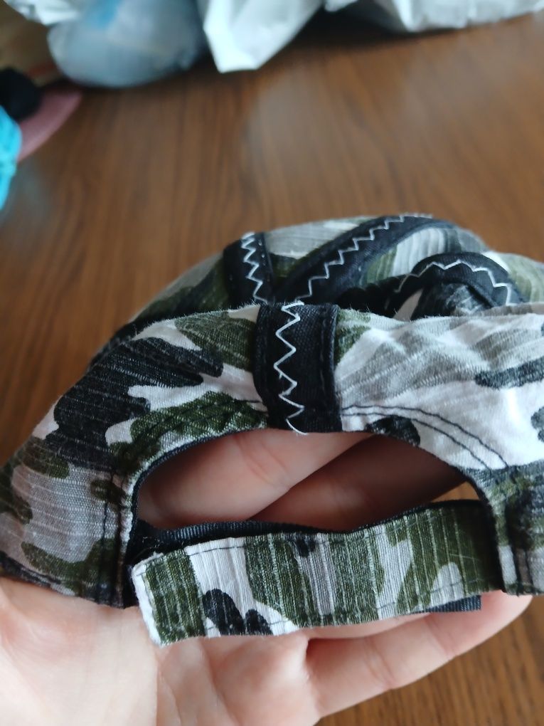 Czapka z daszkiem na ok 2lata