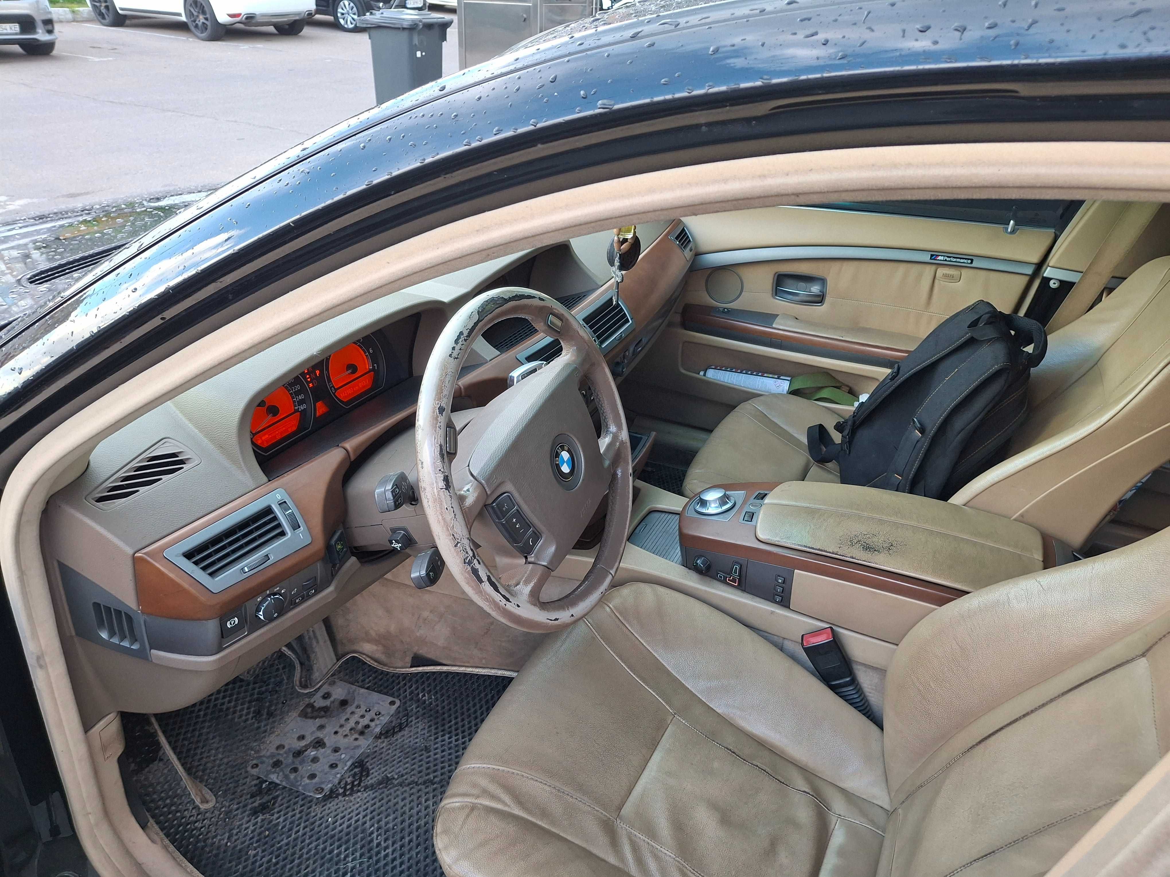 Автомобіль бмв е 65