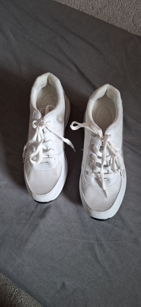 Adidasy białe na koturnie